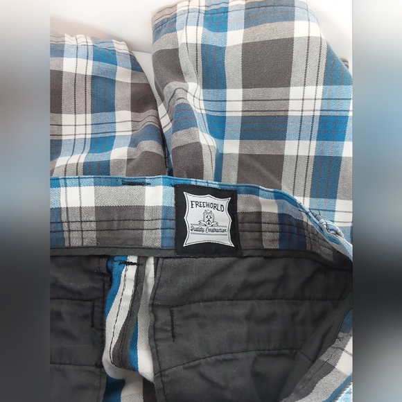 Freeworld Plaid Men's Shorts Size 27 - Picture 4 of 7